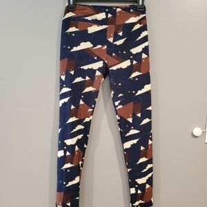 Deals for Lularoe Mountain Leggings 
